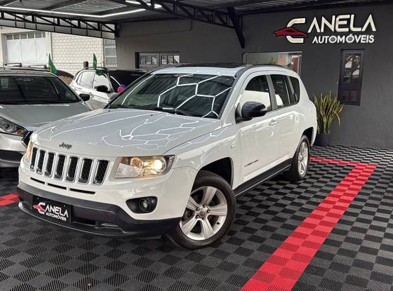 JEEP COMPASS 2.0 SPORT 4X2 16V GASOLINA 4P AUTOMÁTICO JEEP COMPASS 2.0 SPORT 4X2 16V GASOLINA 4P AUTOMÁTICO